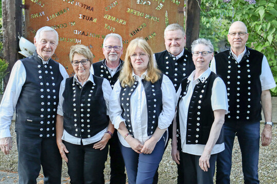 Der Vorstand des Schfervereins Werra-Meiner-Kreis (v.l.): Dr.Bernd Knzel, Anita Bust, Achim Zimmermann, Angela Kemper, Wolfgang Weber, Angelika Kessler und Herbert Albrecht-Vogelsang. 