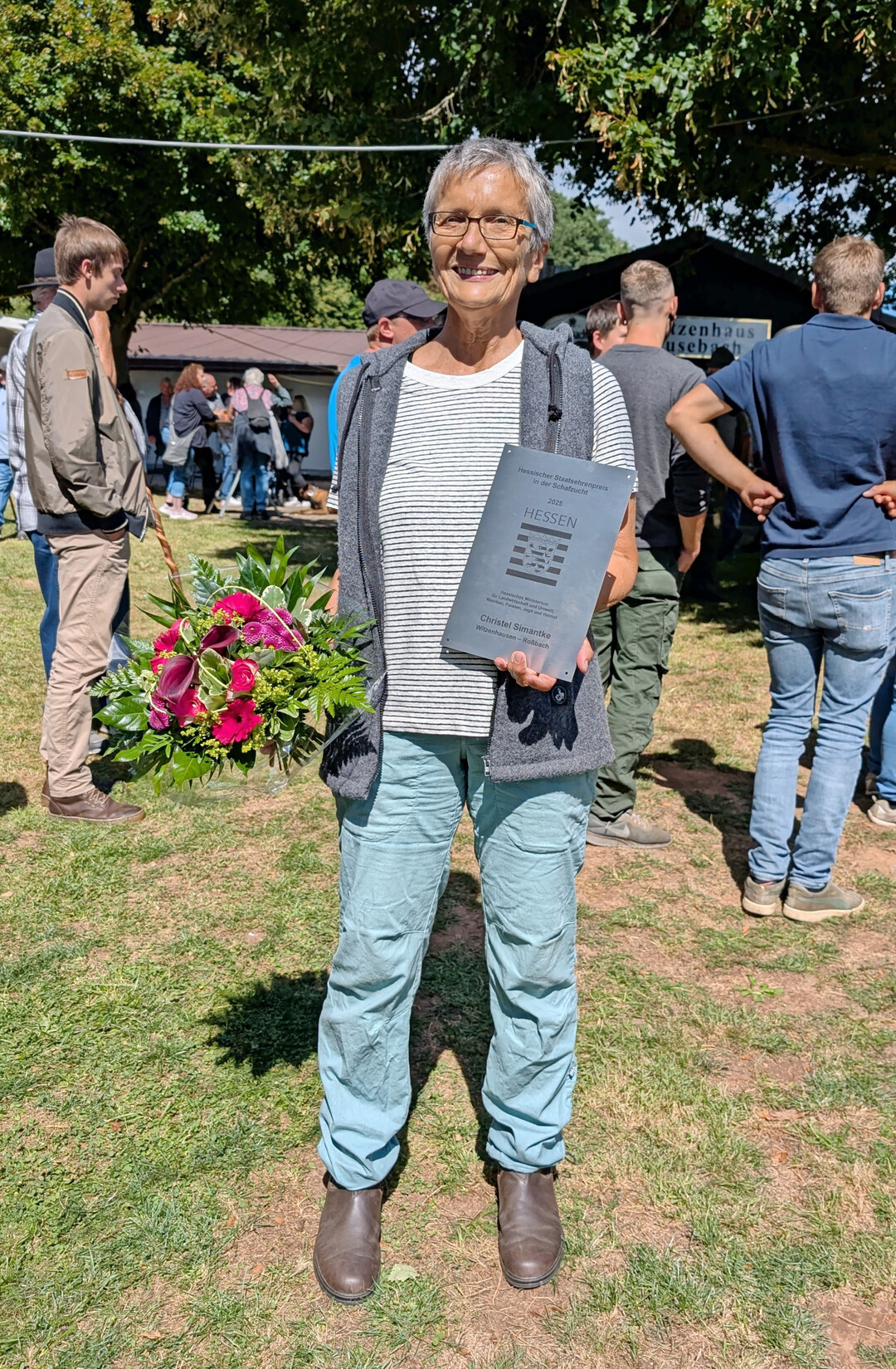 Der Staatsehrenpreis wird fr besondere Leistungen in der Pferde-, Rinder-, Schaf-, Ziegen- und Schweinezucht vergeben. Dieses Jahr wurde er Christel Simantke fr ihr Engagement in der Walachenschafzucht verliehen.