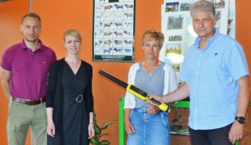 Übergabe des Lesestabs „Tru-Test XRS2“ an die Vertreter der Berufsschule „Carl Wenzel“.