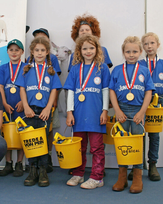 Glückliche Jungzüchter nach dem anstrengenden Wettbewerb.