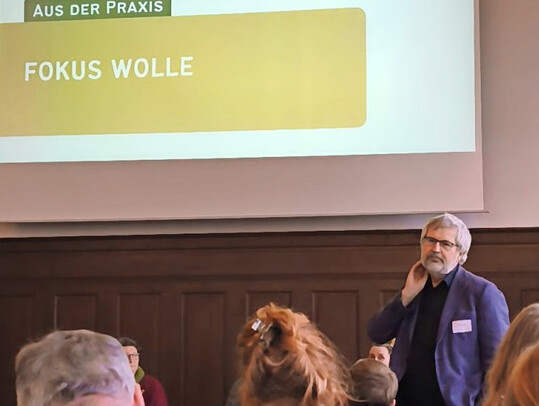 Axel Vogel, ehemaliger Minister f�r Landwirtschaft, Umwelt und Klimaschutz in Brandenburg, er�ffnete die Veranstaltung.