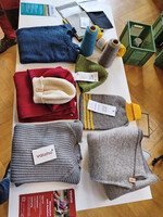 Produkte aus Schafswolle für die kalten Tage.