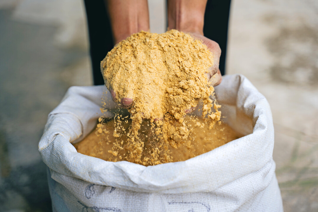 Sojaextraktionsschrot kann als Sackware bezogen werden.