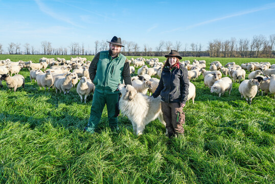 Felix Körner mit seiner Freundin Liana, die im Betrieb mitarbeitet.