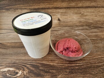 Milchkanne in Gold fr das Ziegenmilcheis Kefir-Waldfrucht (Hersteller: Kleine Farm - Ziegenhof Bilohe, 27711 Osterholz-Scharmbeck)