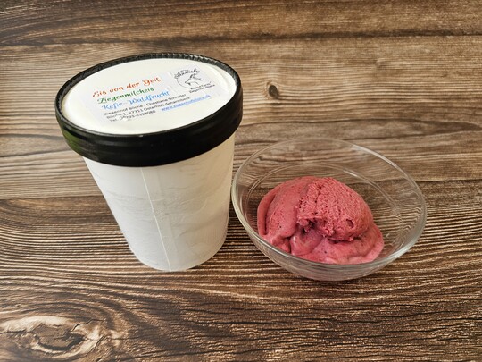 Milchkanne in Gold fr das Ziegenmilcheis Kefir-Waldfrucht (Hersteller: Kleine Farm - Ziegenhof Bilohe, 27711 Osterholz-Scharmbeck)