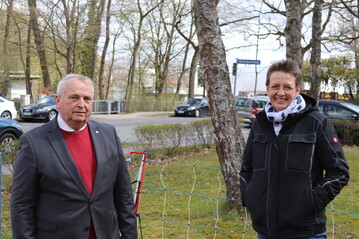 Minister Dr. Till Backhaus im Gesprch mit der LSZV-Vorsitzenden Susanne Petersen, hat ein offenes Ohr fr die Sorgen der Weidetierhalter. 

 
