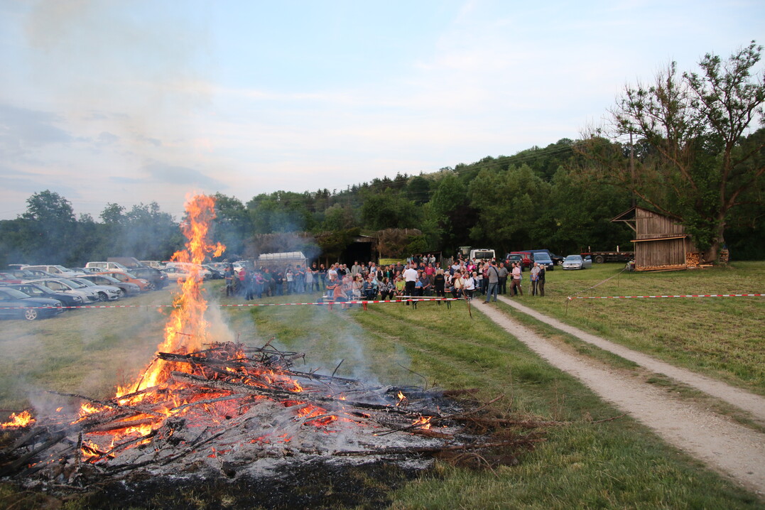 Mahnfeuer auf dem Betrieb von Familie Lang in Reutlingen-Sondelfingen.