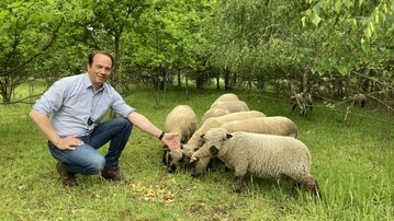 Jrn Ehlers: "Es wird sich zeigen, ob 2024 ein weiteres erfolgreiches Jahr fr die Wlfe oder endlich eines fr die Weidetierhalter und ihre Tiere werden wird. "
