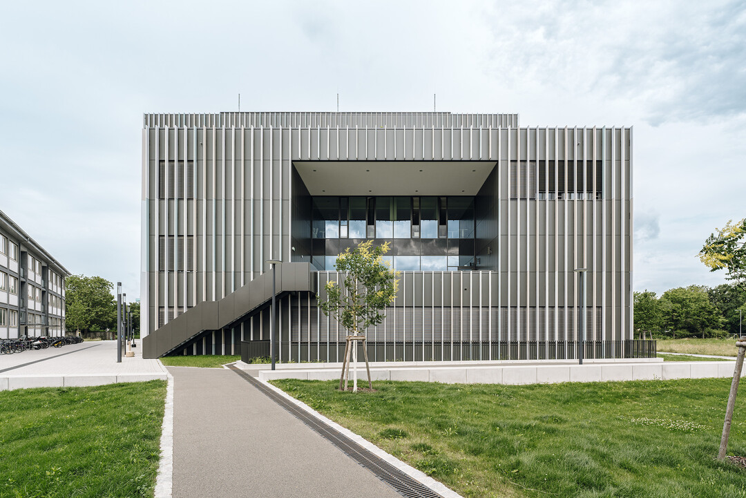 Individuelles Regenwasserkonzept für das Umfeld der modernen Architektur