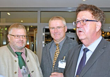 Im Gesprch (v.l.): Josef Baumann, WDL-Vorsitzender, Werner Neumann, Stellv. VDL-Vorsitzender, und Staatssekretr Hans-Joachim Fuchtel. 