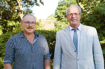 Bei der Vorstandswahl des Landesschafzuchtverbandes Baden-Wrttemberg wurde Vorsitzender 
Alfons Gimber (r.) fr drei Jahre im Amt besttigt, Holger Banzhaf fr zwei Jahre wiedergewhlt.