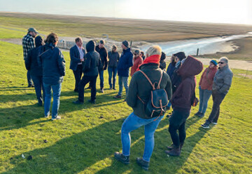 Betriebsbesuch bei Karl-Henning Hinz: Vorstellung der Deich- und Vorlandbeweidung in Schleswig-Holstein.