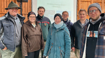 Veranstalter und Referenten des Herdenschutztages (v.l.): Werner Neumann, Maike Roos (Geschftsfhrerin des Landesverbandes Rheinland-Pfalz), Julian Sandrini, Fides Lenz, Jens Goldfu, Fabian Urbitsch und Simon Darscheid (Stellvertretender Vorsitzender des Landesschafzuchtverbandes NRW)