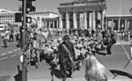 Mit den Schafen durchs Brandenburger
Tor – eine Aktion, die auffiel und die Besucher begeisterte