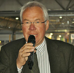 Carl Lauenstein, Vorsitzender der VDL, nimmt das sich zu
Ende neigende Jahr zum Anlass, Rückblick zu halten und
Perspektiven zu zeigen.