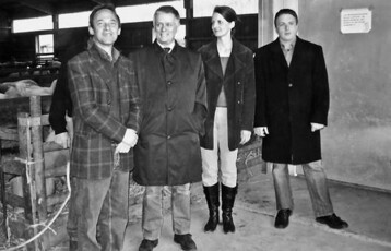 Wolfram Golderer (links) stellte dem Fraktionsvorsitzenden von Bndnis 90/die
Grnen, Fritz Kuhn (rechts), und Dr. Bernd Murschel (MdL) seine Schferei vor.