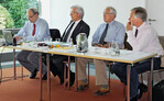 (Von links): DBV-Generalsekretär Dr. Helmut Born, VDL-Geschäftsführer Dr. Stefan Völl, VDL-Vorsitzender Carl Lauenstein und sein Stellvertreter Heiko Schmidt.