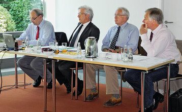 (Von links): DBV-Generalsekretr Dr. Helmut Born, VDL-Geschftsfhrer Dr. Stefan Vll, VDL-Vorsitzender Carl Lauenstein und sein Stellvertreter Heiko Schmidt.
