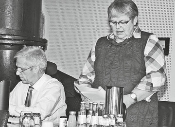 Hedwig Eusterwiemann und Dr. Stefan Vll informierten die Mitglieder des
Bundesverbandes Deutscher Ziegenzchter ber die Verbandsaktivitten.