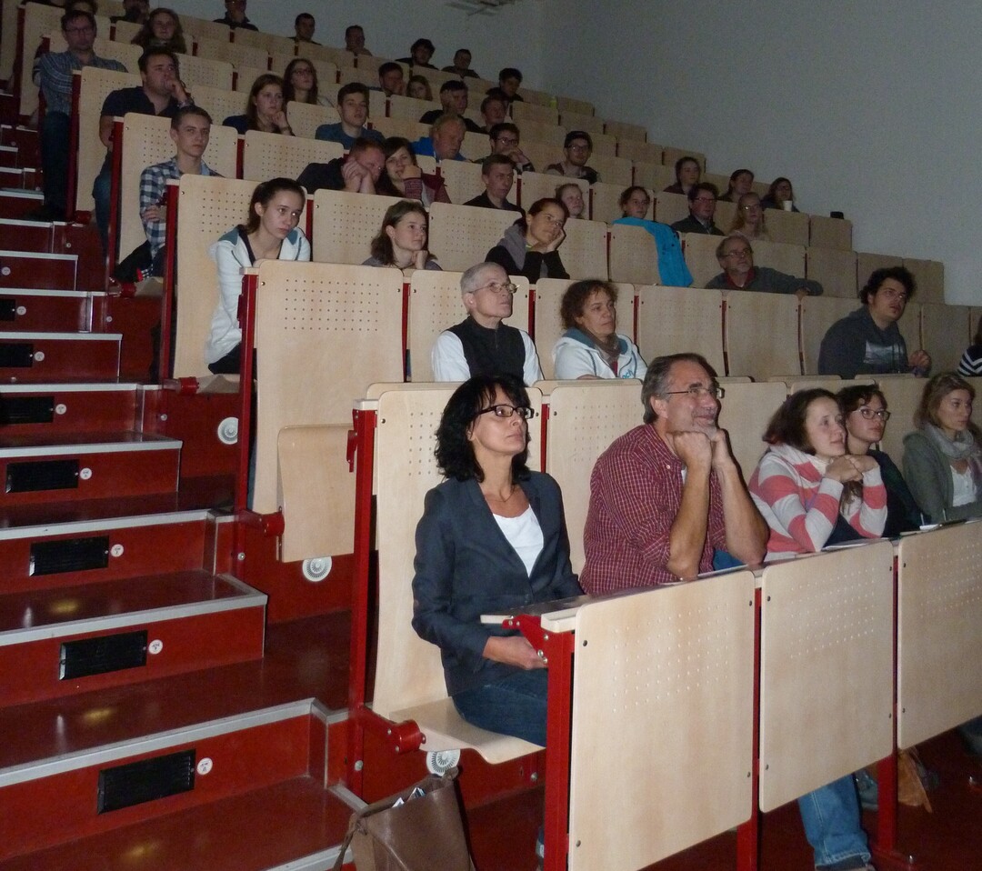 Das gespannte Auditorium im Hrsaal VSP1, 1.26 der Martin Luther Universitt Halle-Wittenberg.